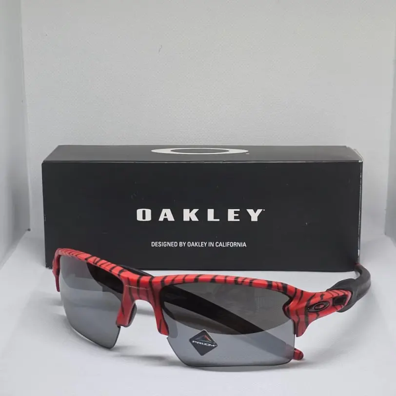2--OAKLEY-LOS